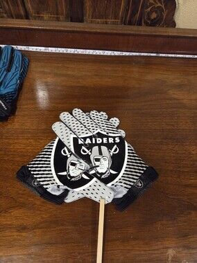 Nike TEAM ADDITION FOOTBALL GLOVES SILVER & Black LAS VEGAS RAIDERS